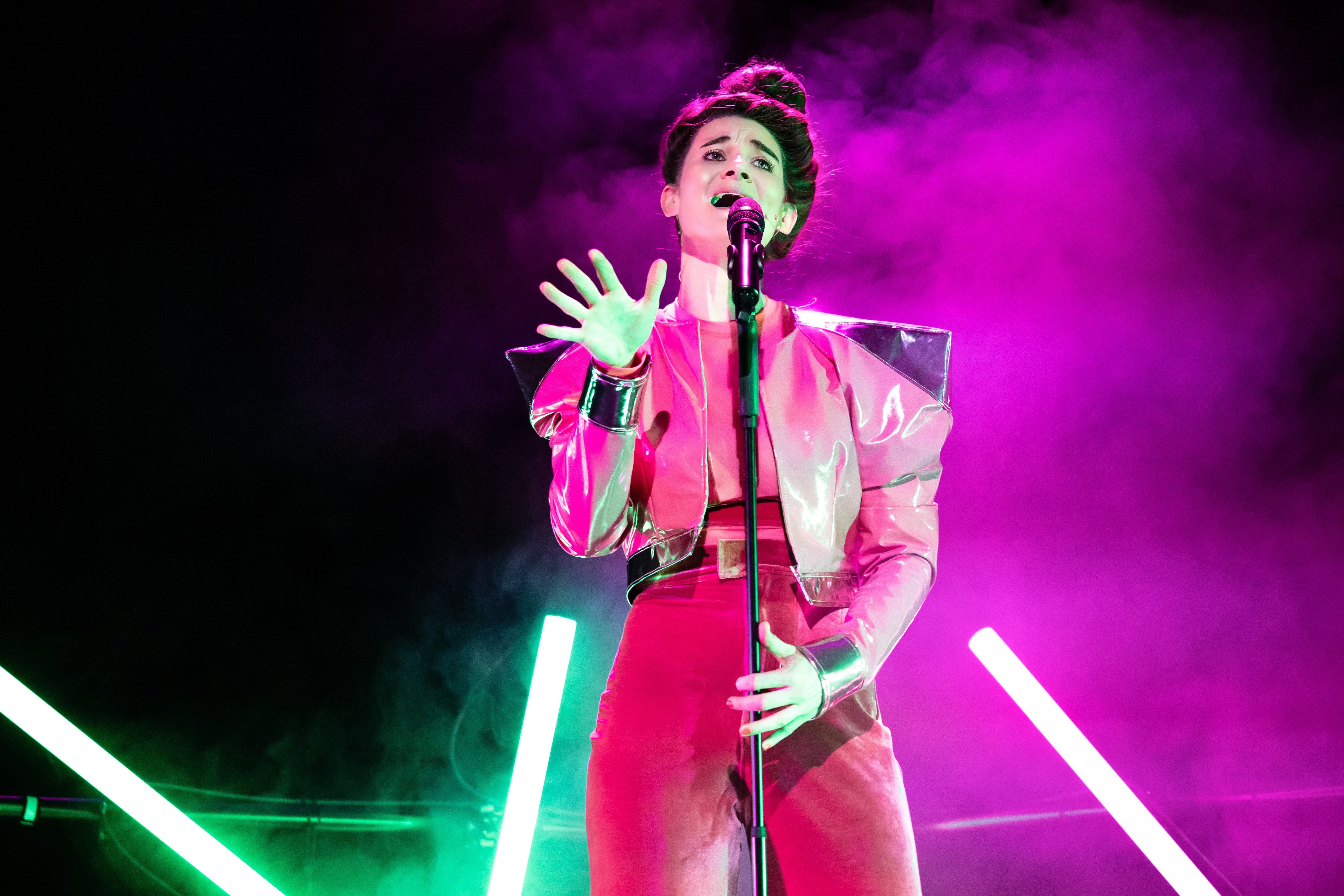 Kirsten Van Teijn JALOEZIE IS EEN BITCH (Casper Koster) Scenefoto 2