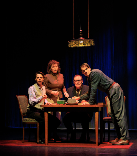 Leendert De Ridder, Henriëtte Tol E.A. De Aanslag (Liza Kollau) Scenefoto (1)