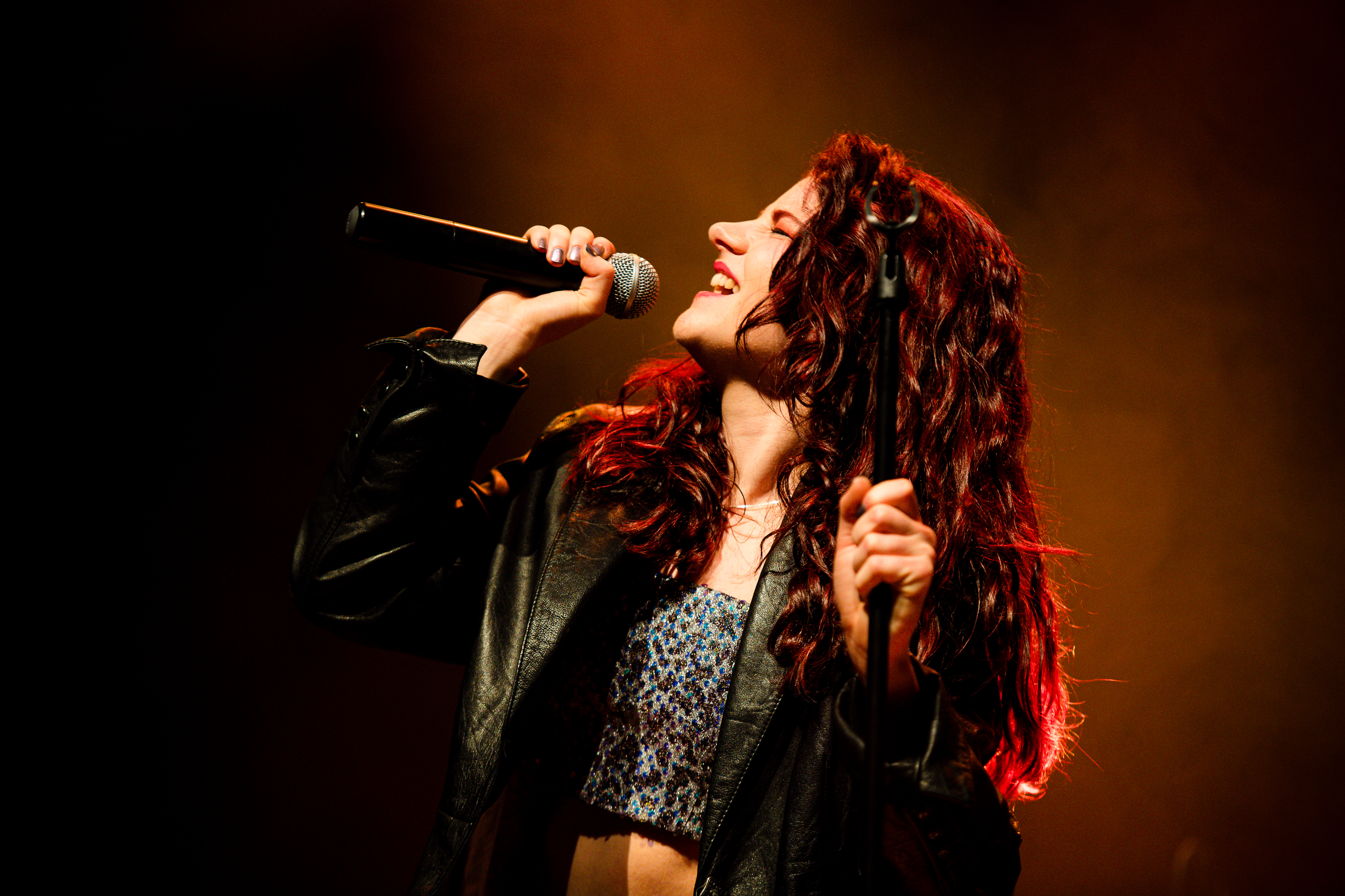 Promofoto Emily Hill Hi Res Jpg