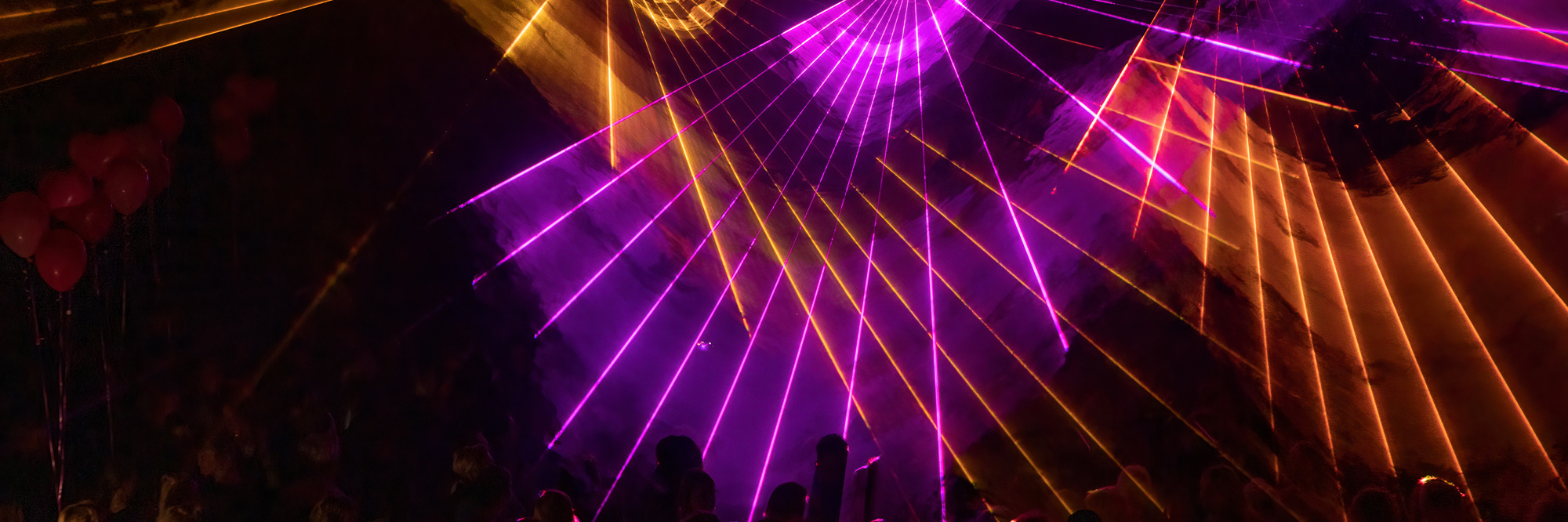 Feest Magenta zorg - lasershow en dansvloer in Rodi Media zaal