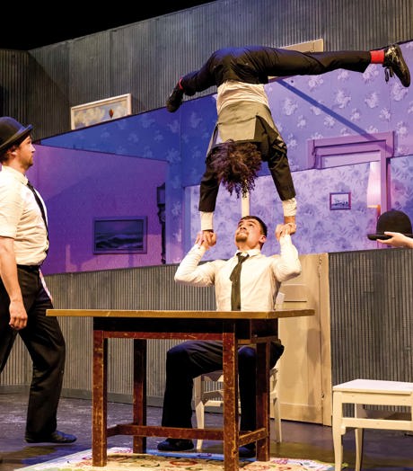 Circusgezelschap Boost Man Met Hoed (Roos De Bolster) 6