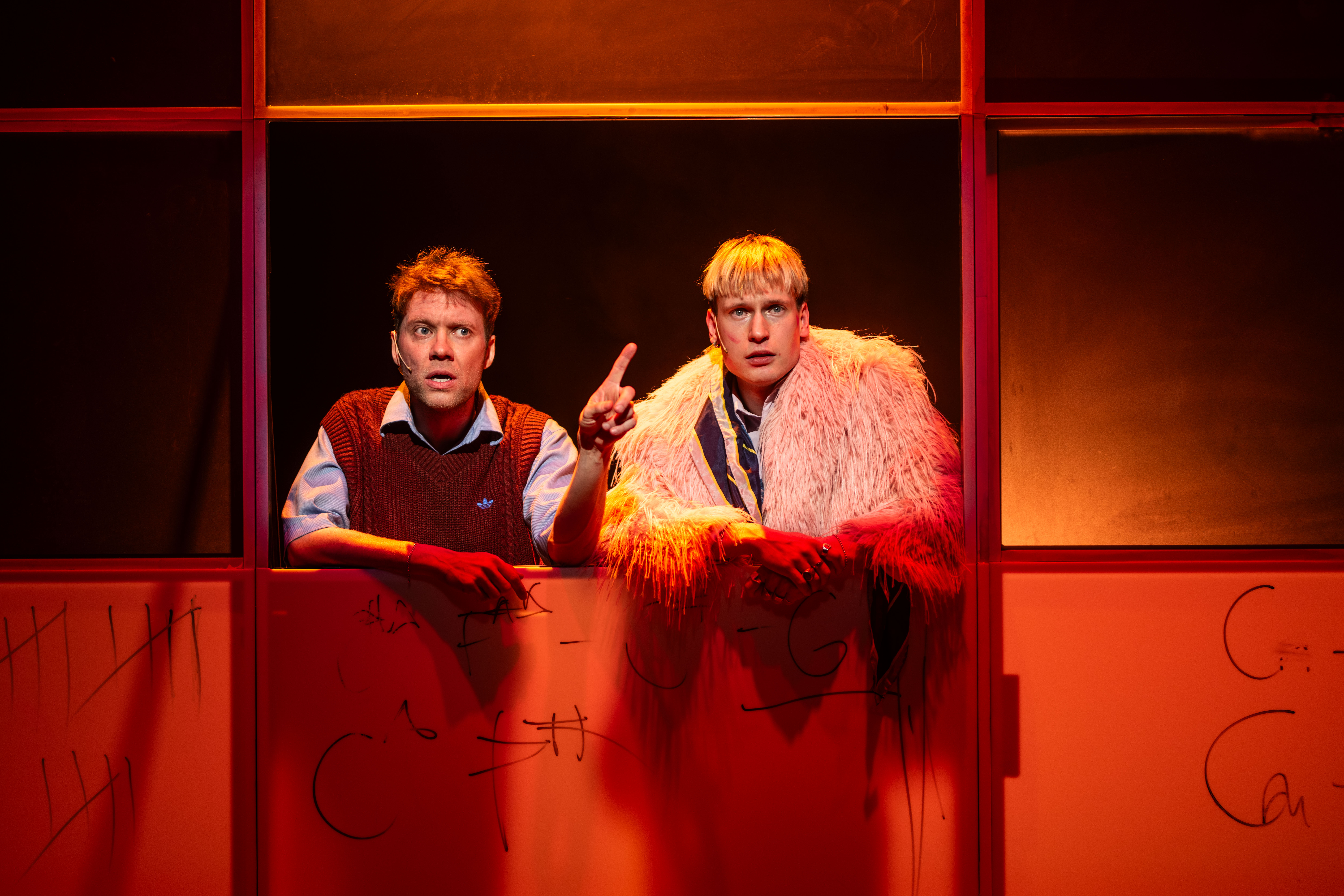 REINDIER & Sander Plukaard I Het Nationale Theater Metgezwel (Bart Grietens) Scenefoto (6)