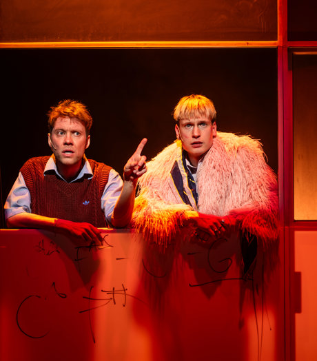 REINDIER & Sander Plukaard I Het Nationale Theater Metgezwel (Bart Grietens) Scenefoto (6)