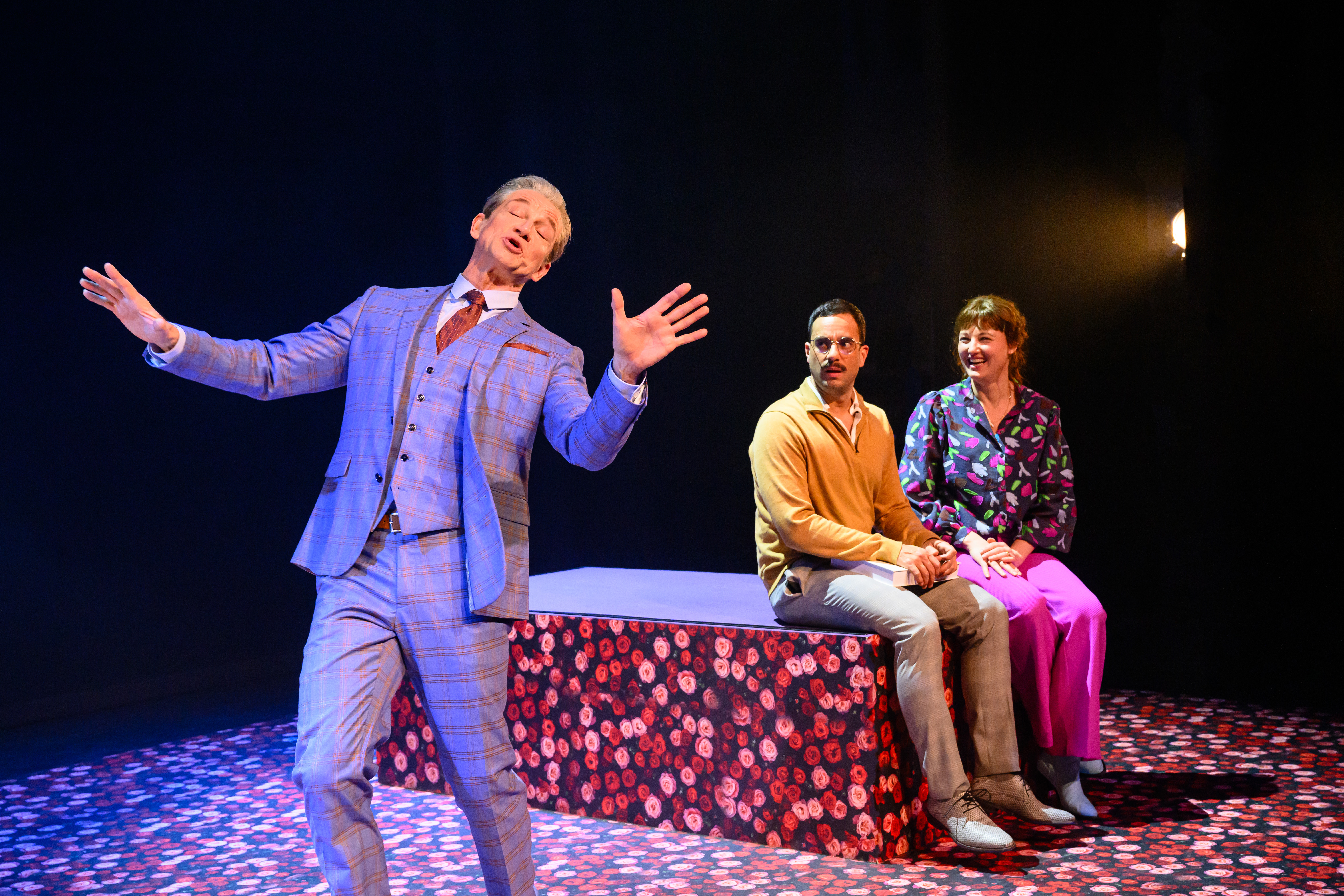 Brigitte Heitzer, Freek Bartels En Paul Groot Ja, Ik Wil! (Annemieke Van Der Togt) Scenefoto (12)