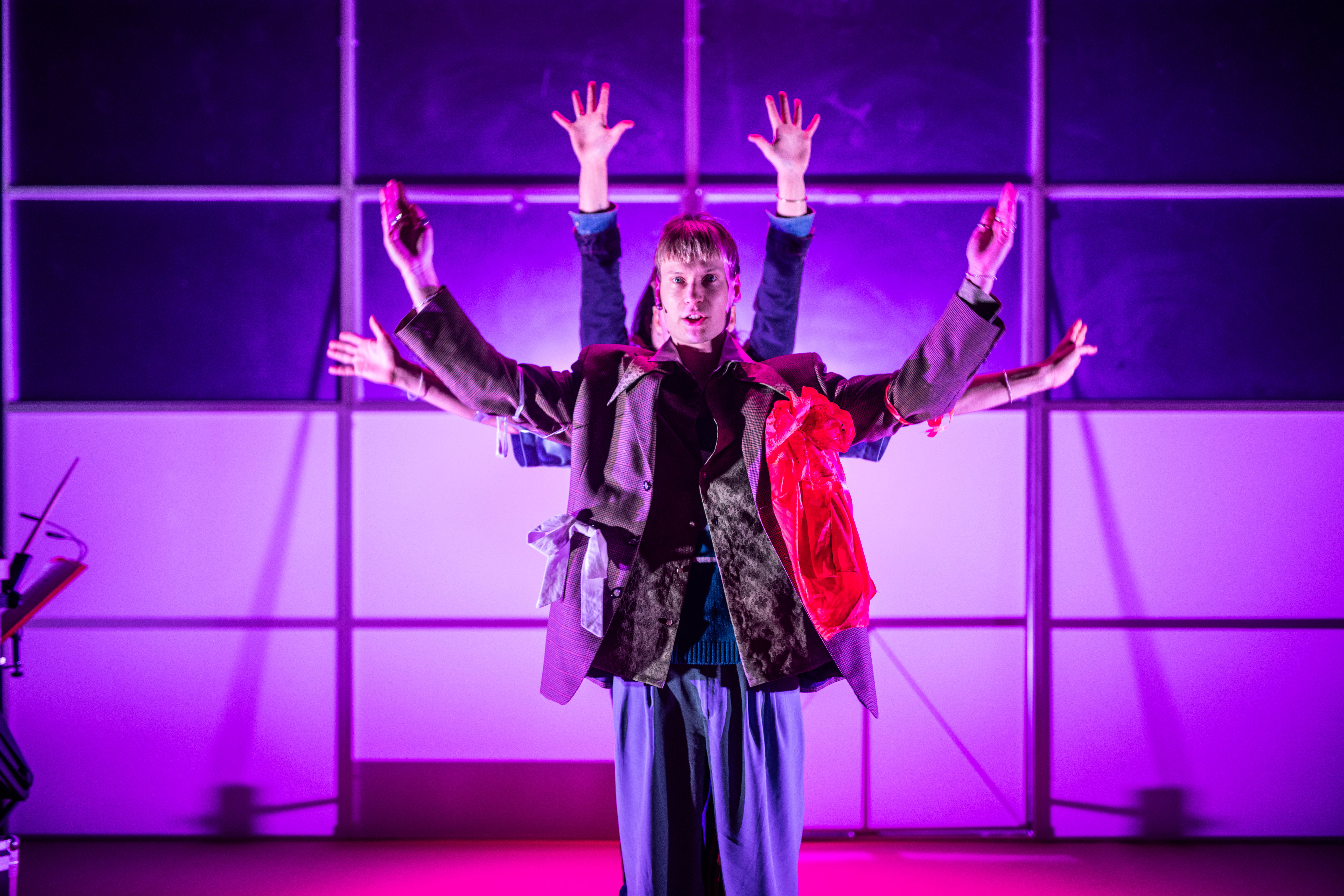 REINDIER & Sander Plukaard I Het Nationale Theater Metgezwel (Bart Grietens) Scenefoto (3)