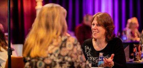 Café Cool Gouden Stoel