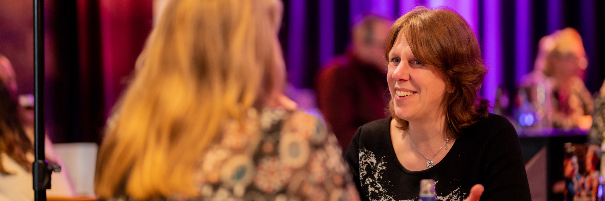 Café Cool Gouden Stoel