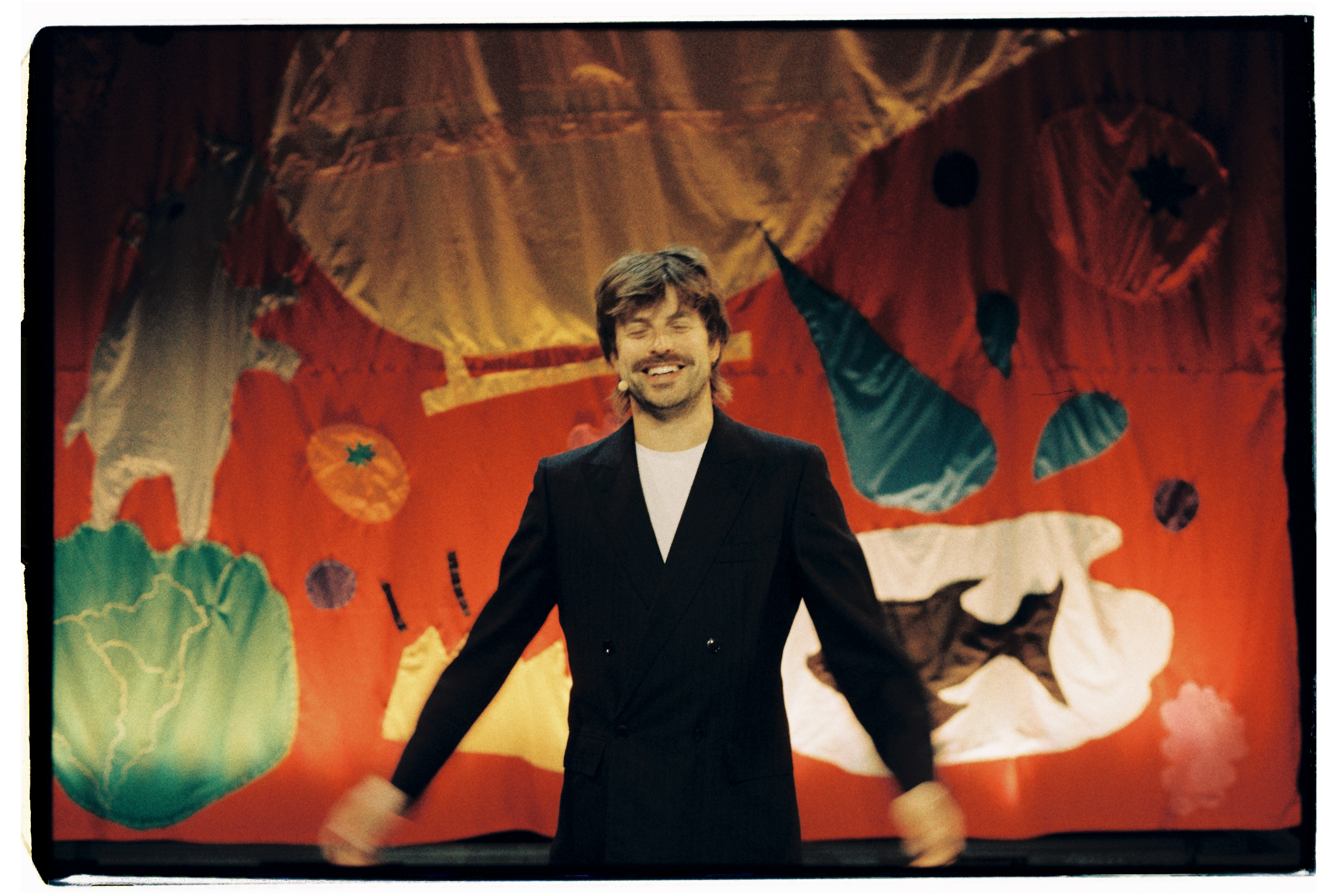 08. Joost Oomen Alledichtershebbengoudenhelikopters (C) Esther Lutgendorff