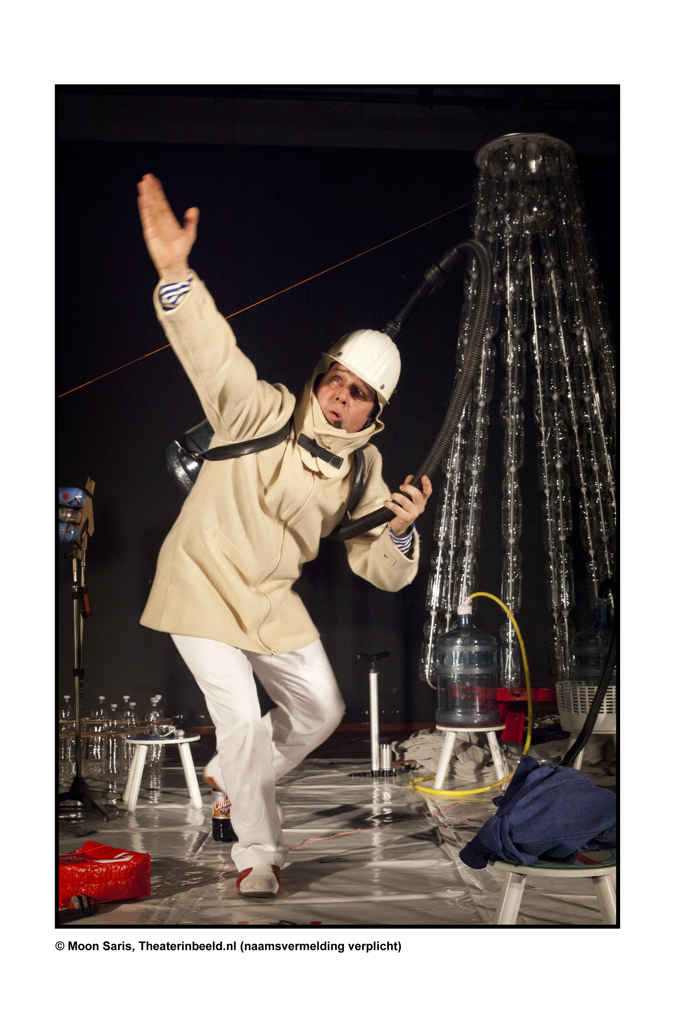 Het Ministerie Van Onverrichter Zake Raketje (Moon Saris) 3