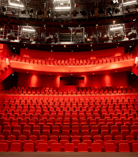 Rodi Media Zaal Vanaf Podium Met Lichtbrug (Frits De Beer)