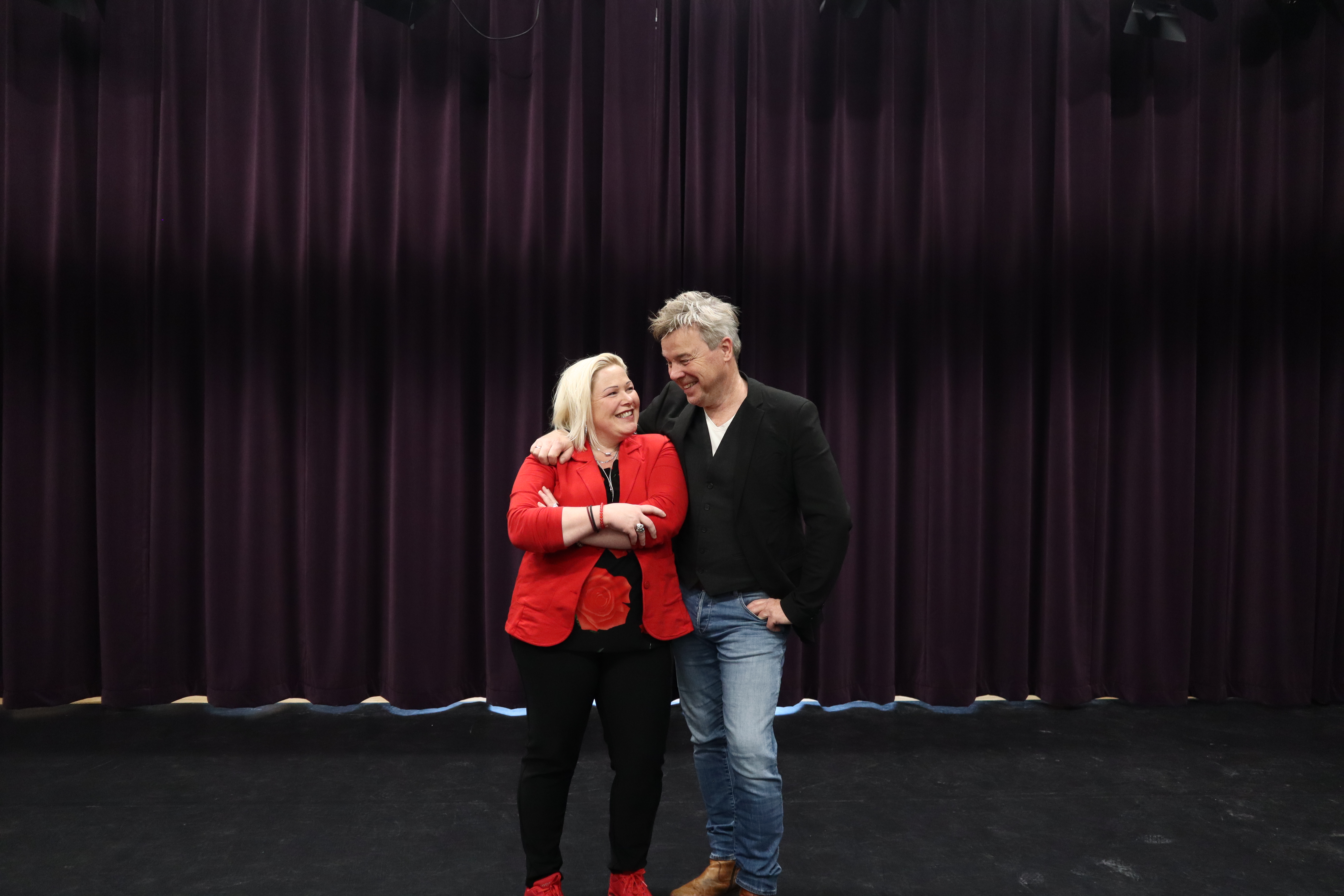 Mee Zing Kring (Cool Kunst En Cultuur) Foto Janina En Cor 1