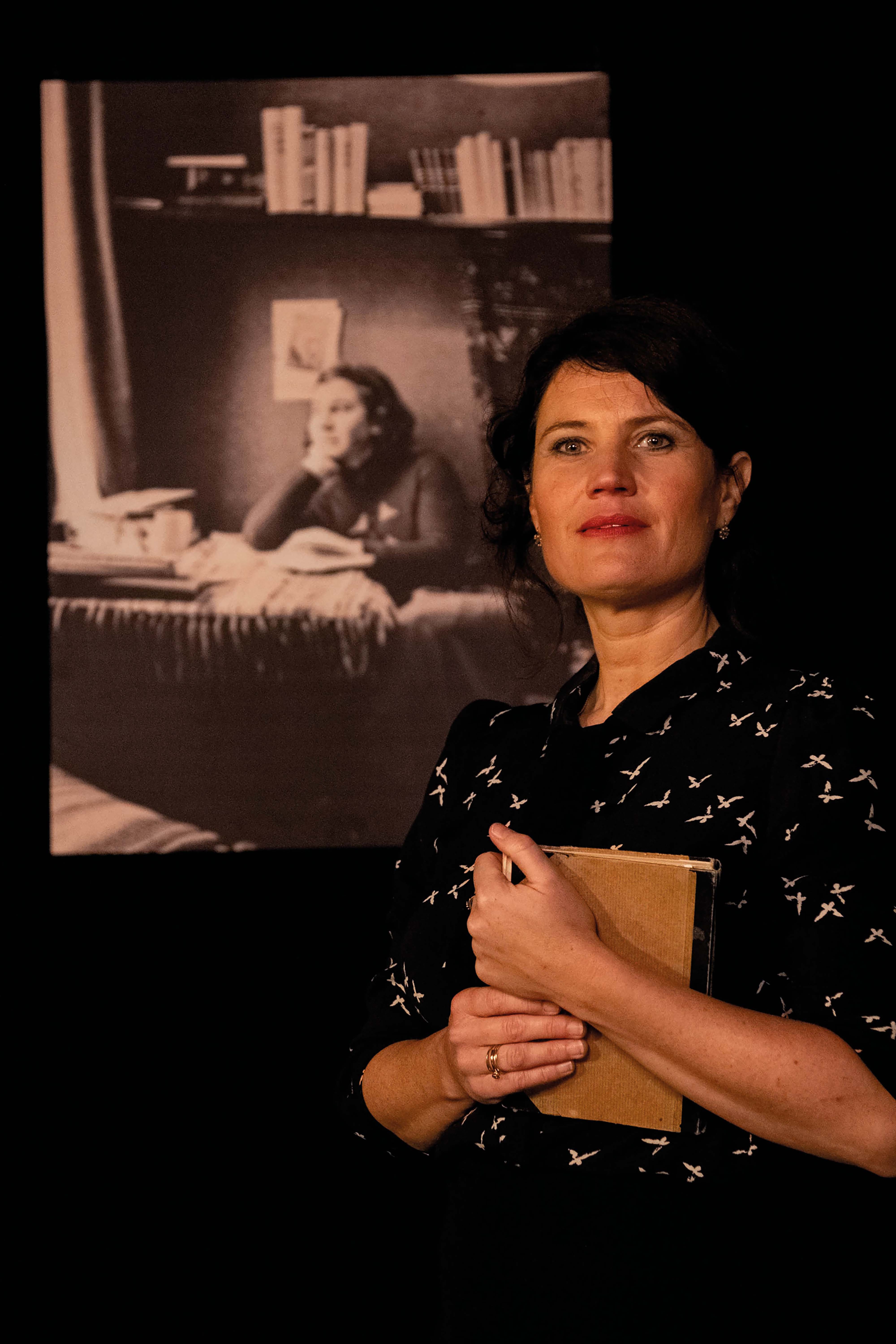 Julika Marijn Etty Hillesum Dat Onverwoestbare In Mij (Wietse Veen) 1