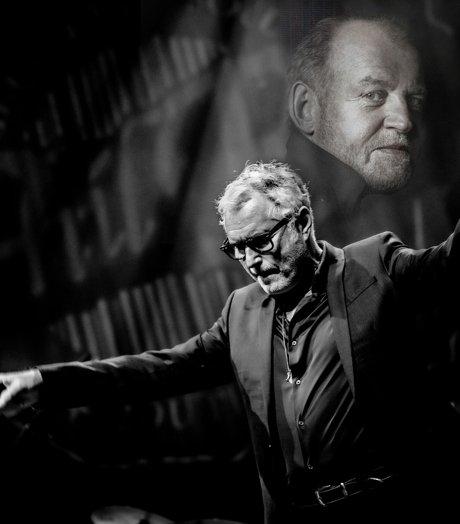 Phil Bee Cocker Band Liggend 2425